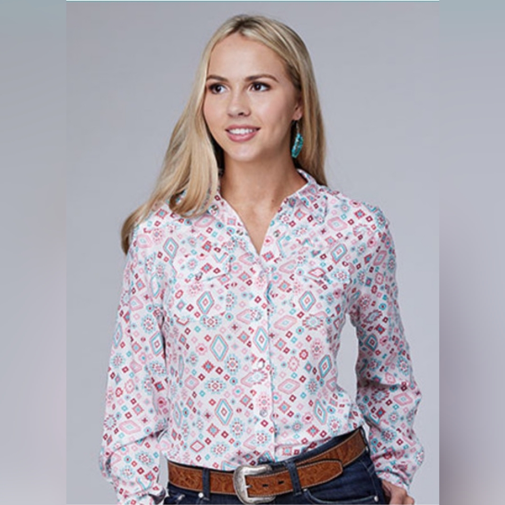 Roper Women's Scattered Aztec Printed Pearl Snap Shirt